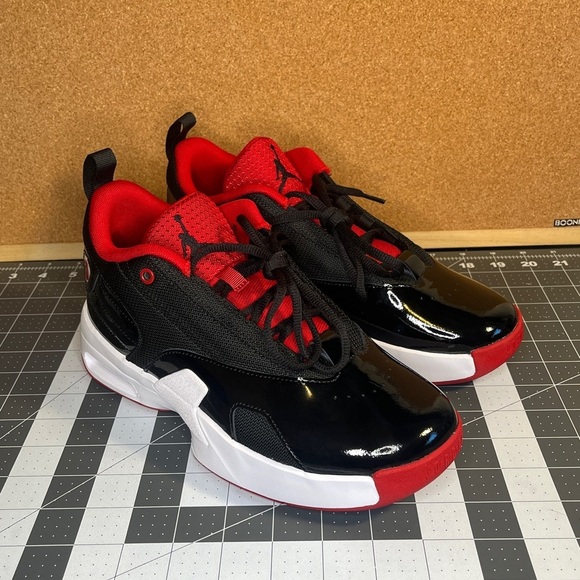 Jordan 
'MAX AURA 6'
Brand new
NWOT - Picture 2 of 15